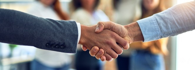 Dentro de la mano neurológica, abordamos aquellos debidos a accidente cerebrovascular agudo (ACVA)